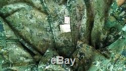 Free shipping. Taiwan Army Digital Camo. Pant and shirt Large + Hat