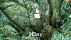 Free shipping. Taiwan Army Digital Camo. Pant and shirt M + Hat