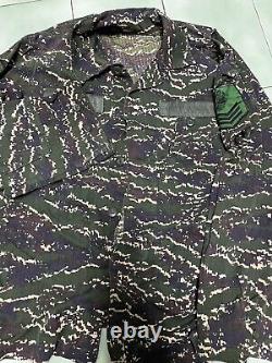 Free shipping. Taiwan Marines Corps. Camo shirt & pant M