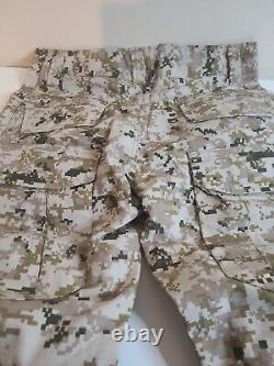 Tactical Uniform with Elbow & Knee Pads Camouflage Tactical Shirt Med & Pants 30